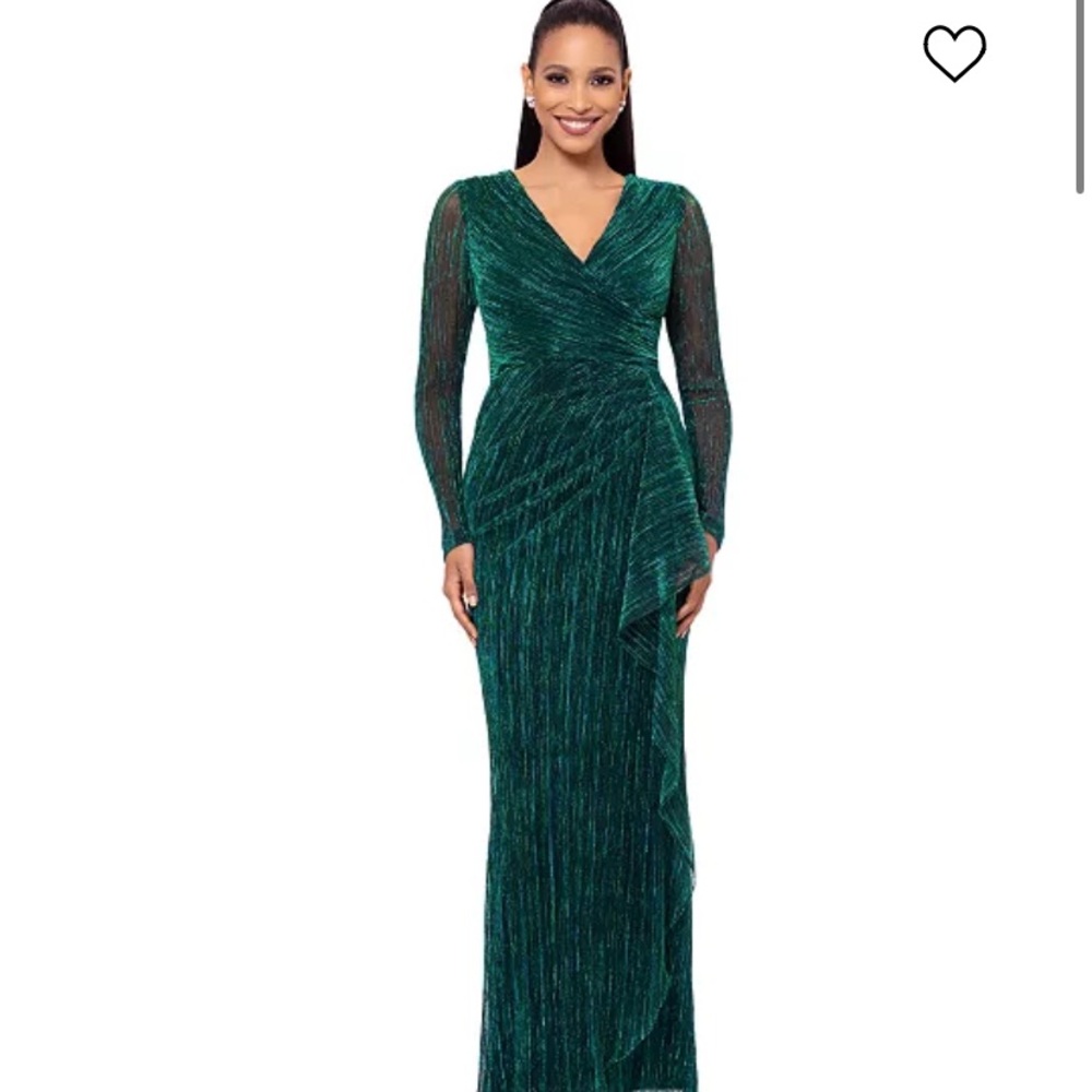 BETSY & ADAM
Women's Metallic Draped Long-Sleeve Gown